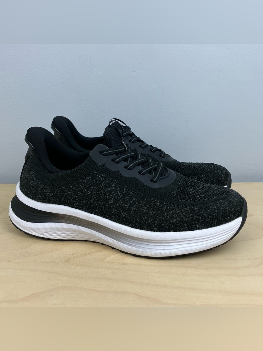 Orthofeet Women’s Size 6.5 B Nira Black White Low Top Casual Walking Shoes